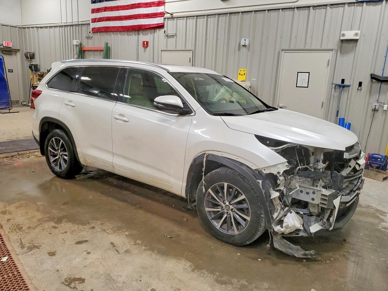 2017 Toyota Highlander Xle - Фото 4