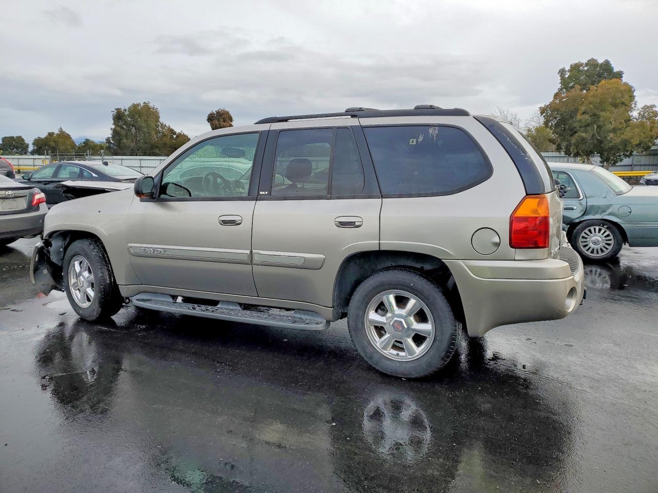 2003 GMC Envoy - Фото 2