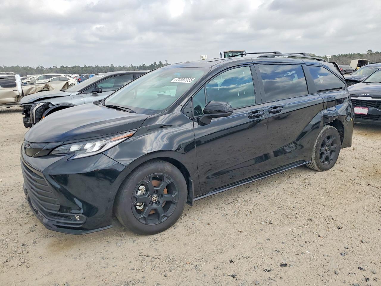 2025 Toyota Sienna Woodland Edition