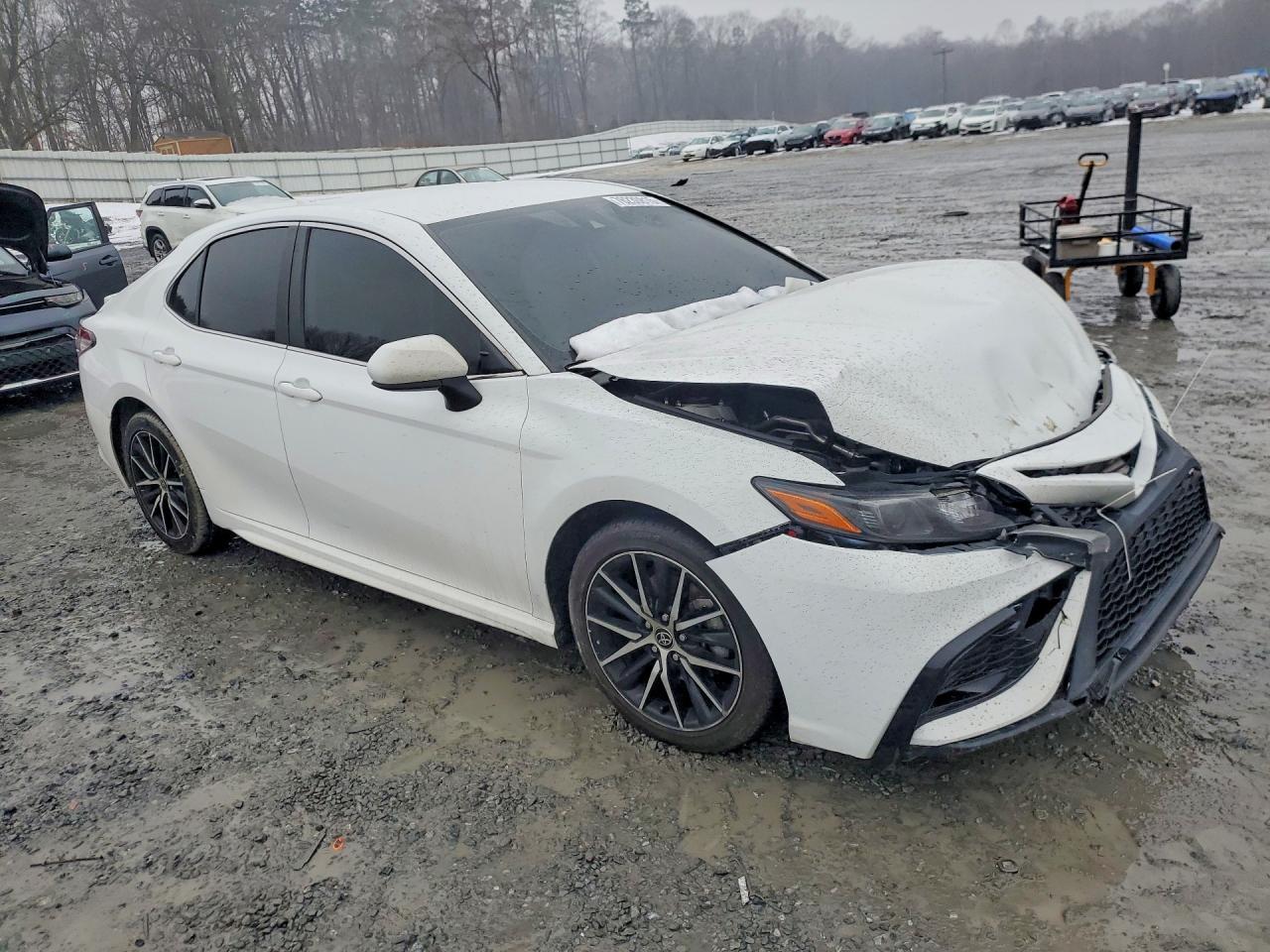 2021 Toyota Camry Se - Фото 4