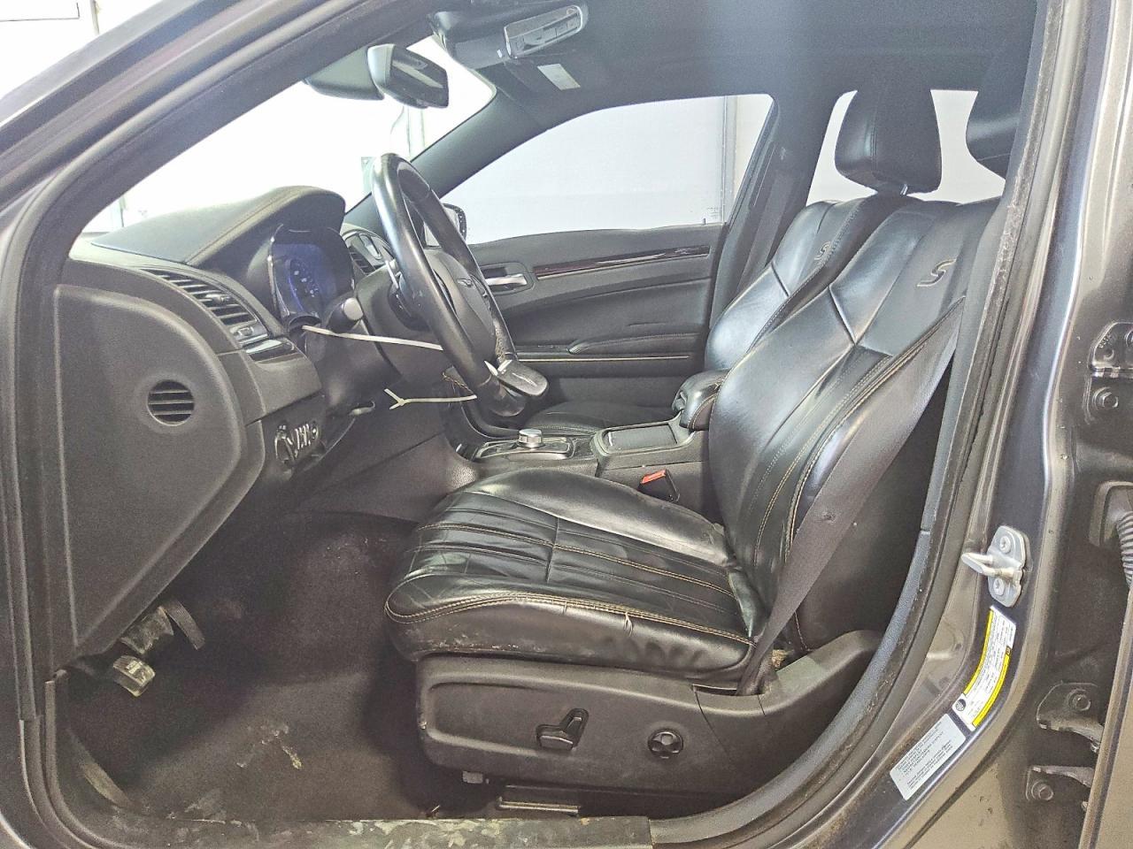 2016 Chrysler 300 S - Фото 7