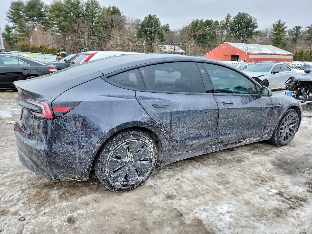 2025 Tesla Model 3 - Image 3