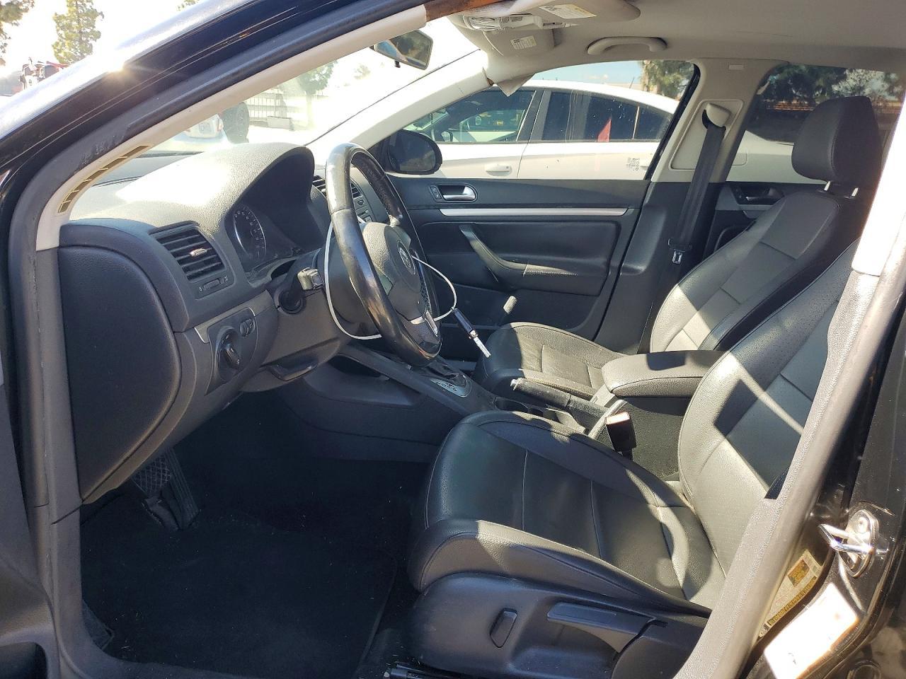 2010 Volkswagen Jetta Limited - Фото 7