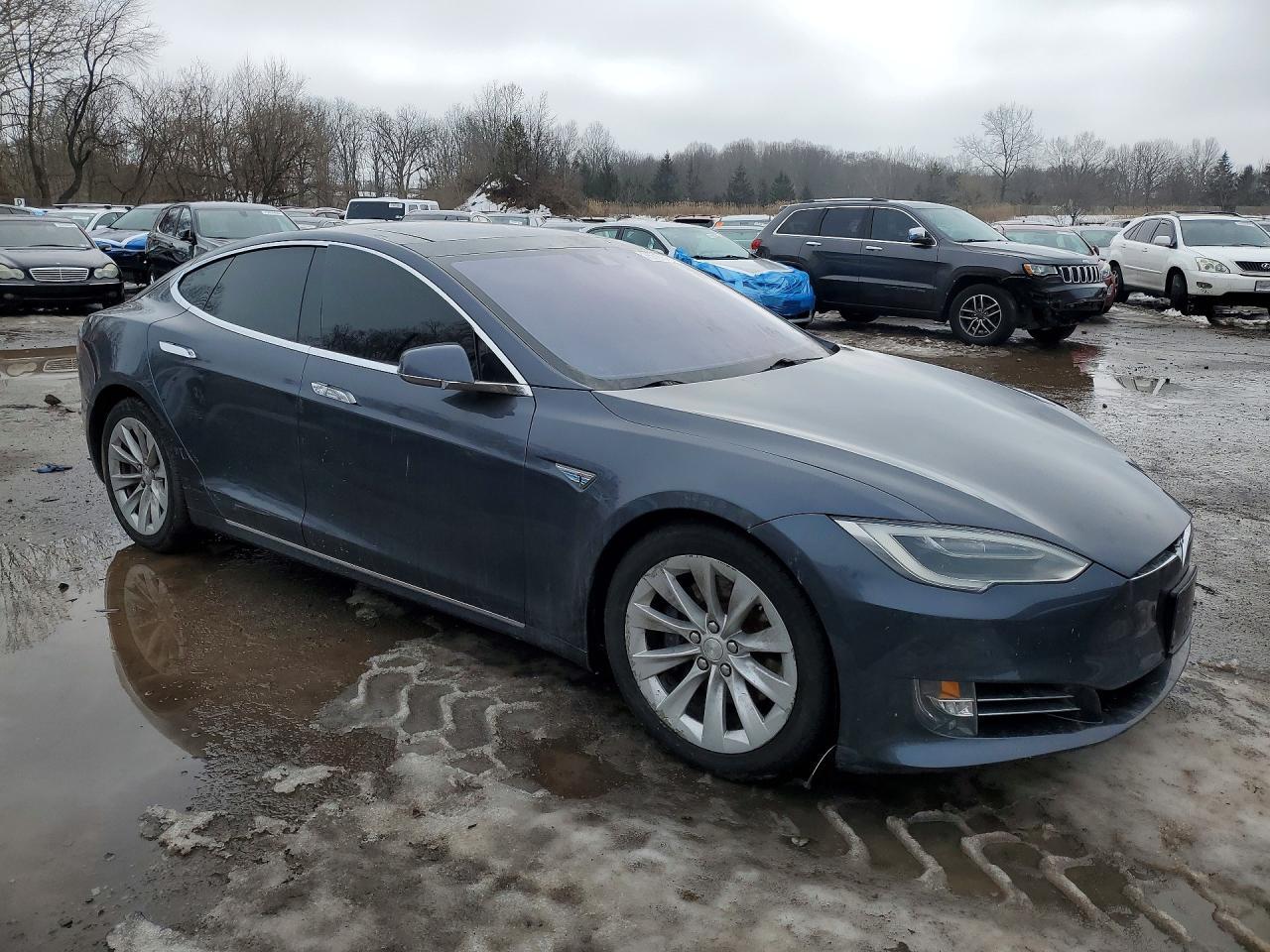 2016 Tesla Model S - Image 4