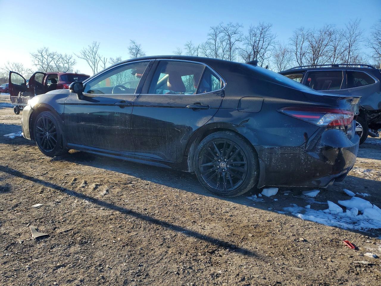 2022 Toyota Camry Xse - Фото 2