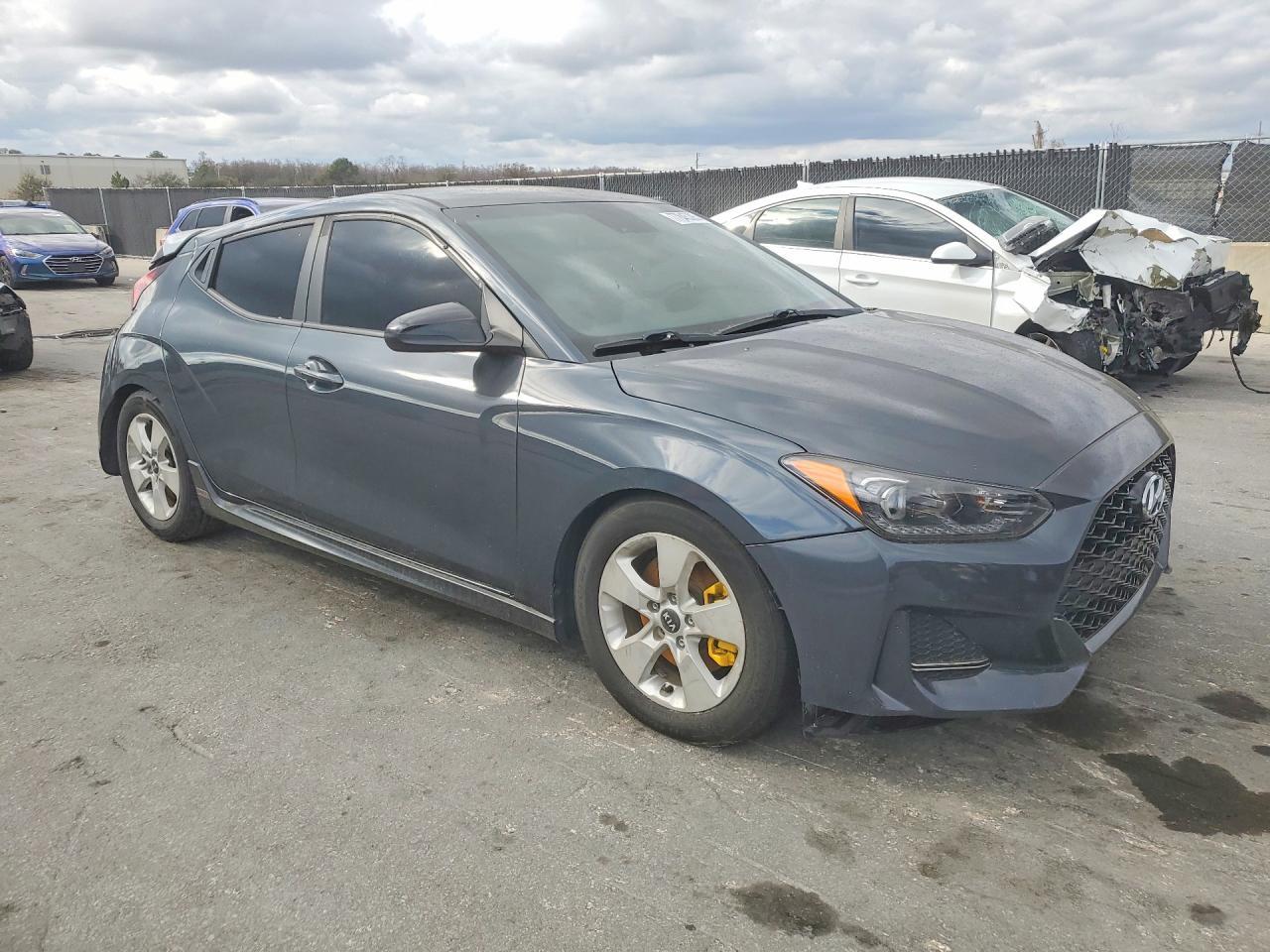 2019 Hyundai Veloster Turbo - Image 4