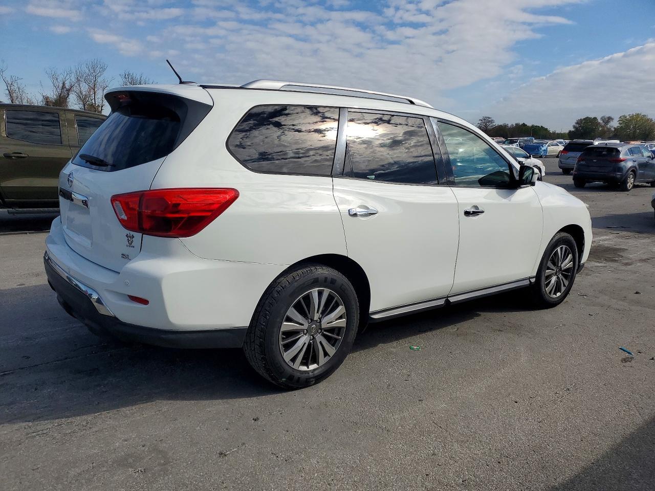 2018 Nissan Pathfinder Sl - Фото 3