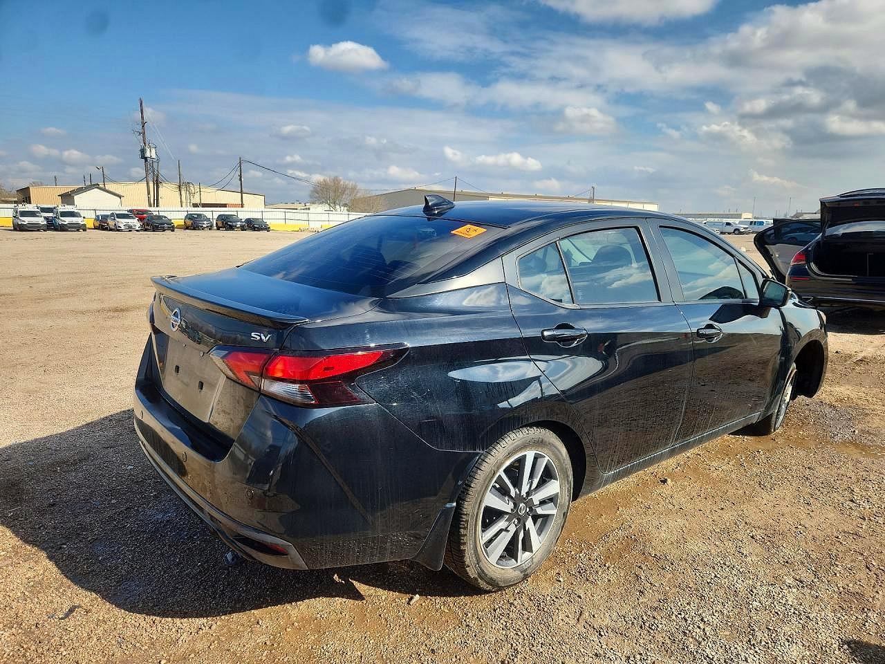 2020 Nissan Versa Sv - Фото 3