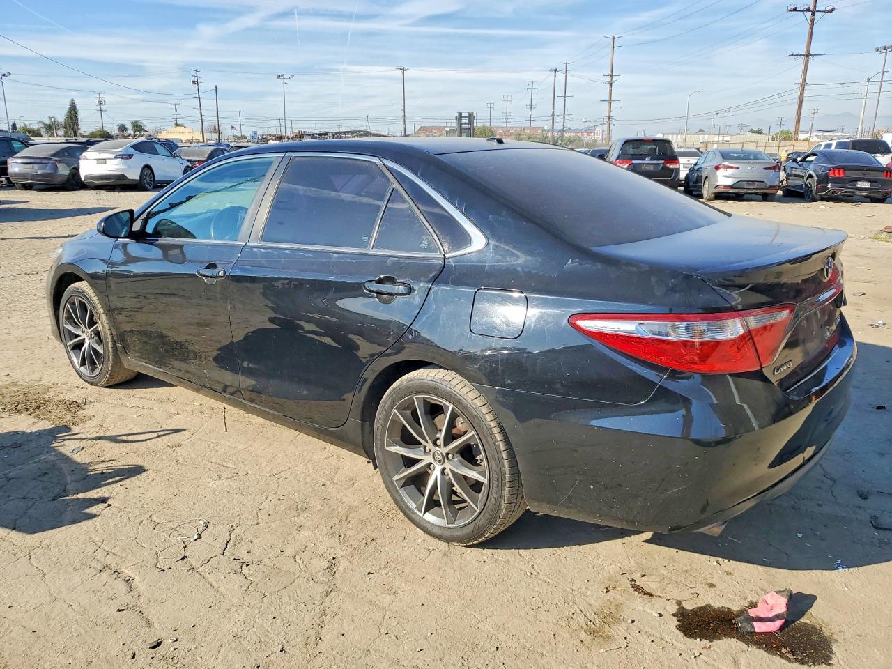 2017 Toyota Camry Xse V6 - Image 2