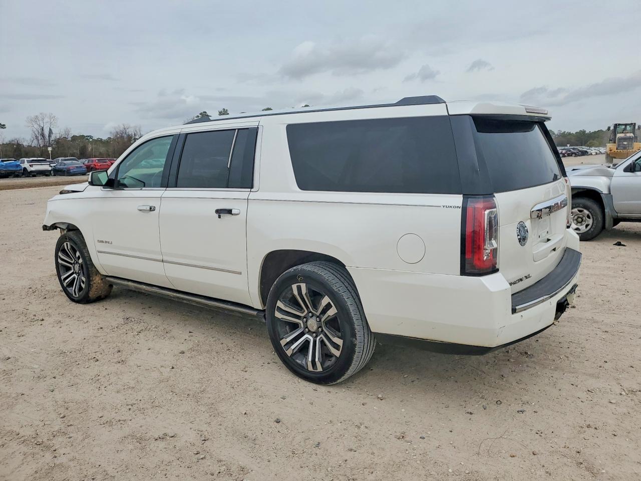 2018 GMC Yukon Xl Denali - Фото 2