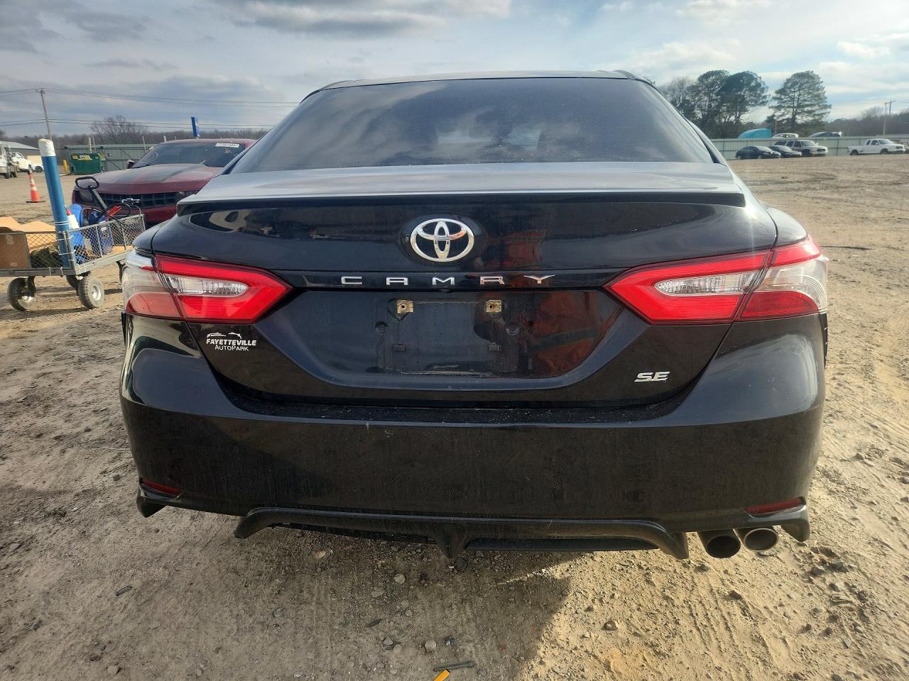 2018 Toyota Camry L - Image 6