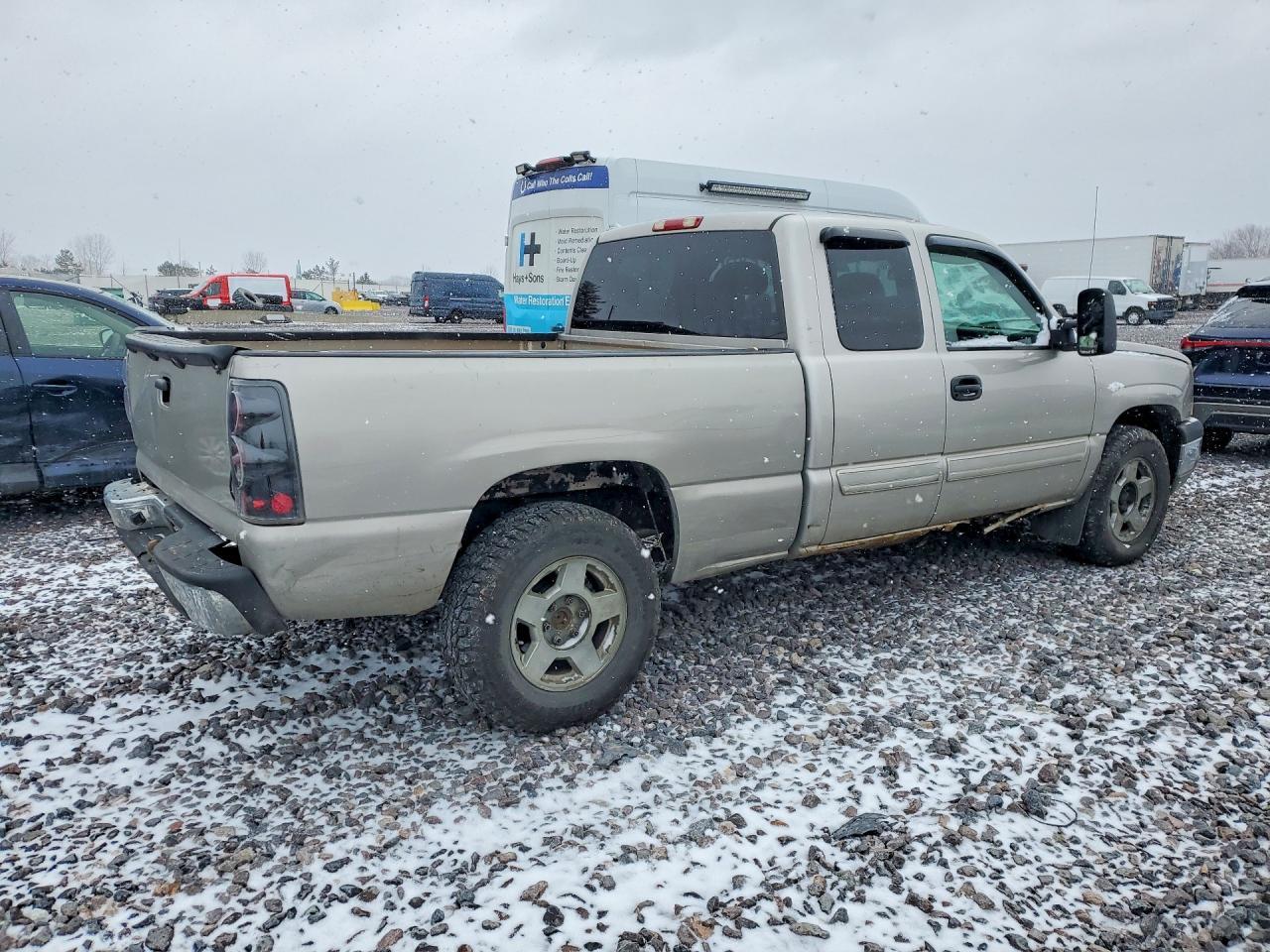 2004 Chevrolet Silverado K1500 - Image 3