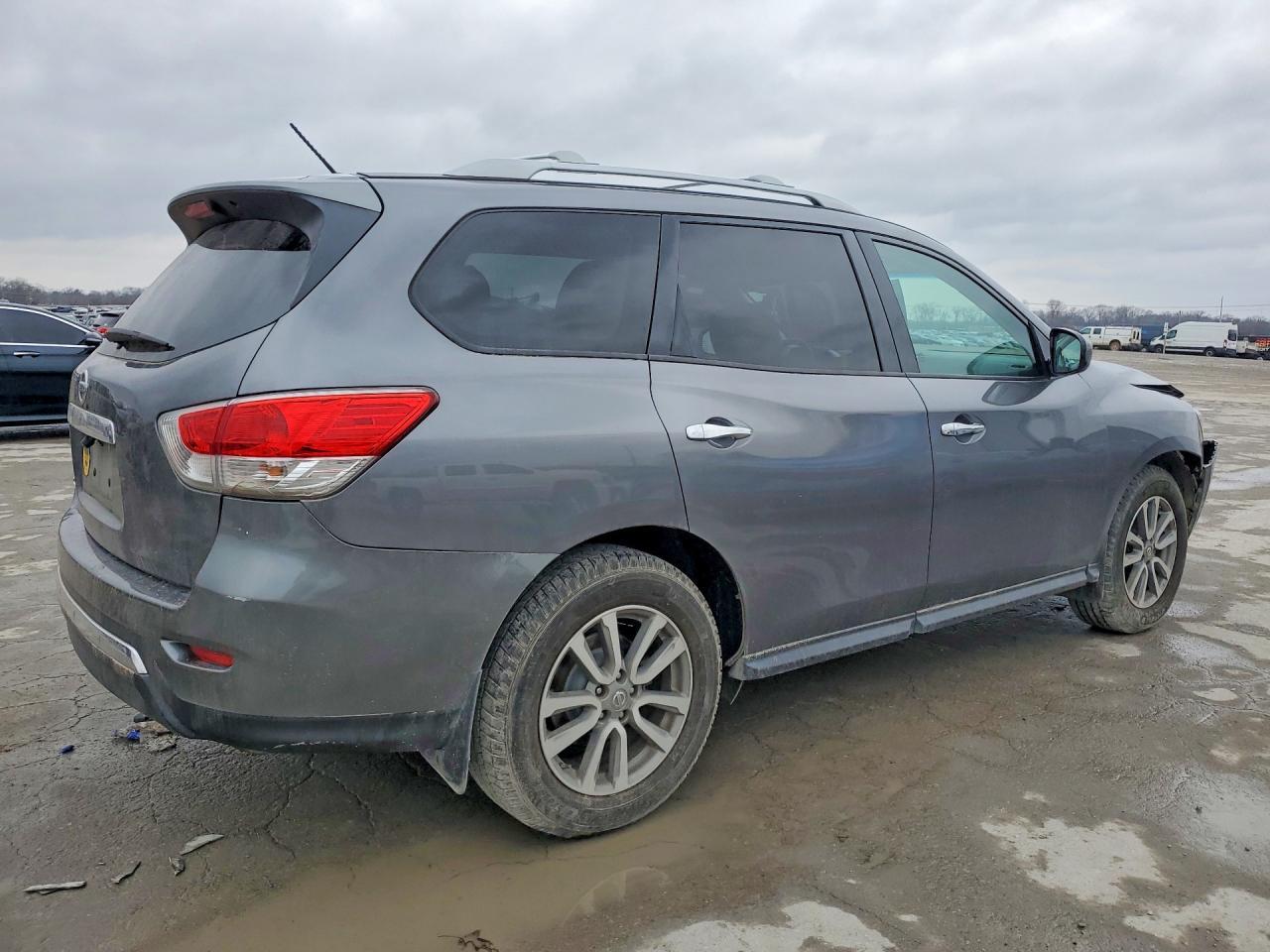 2016 Nissan Pathfinder S - Фото 3