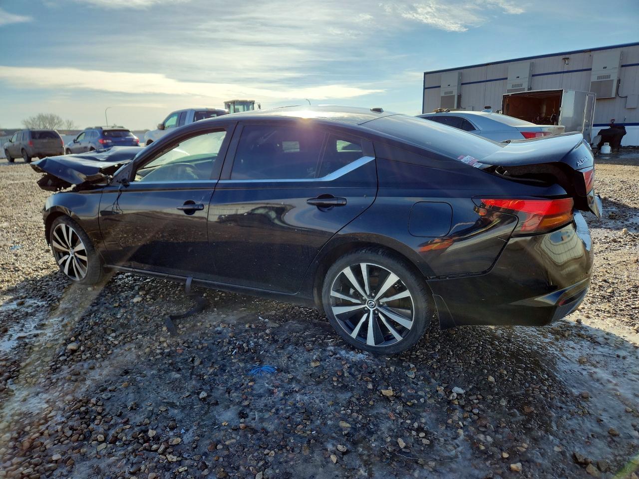 2019 Nissan Altima Sr - Image 2