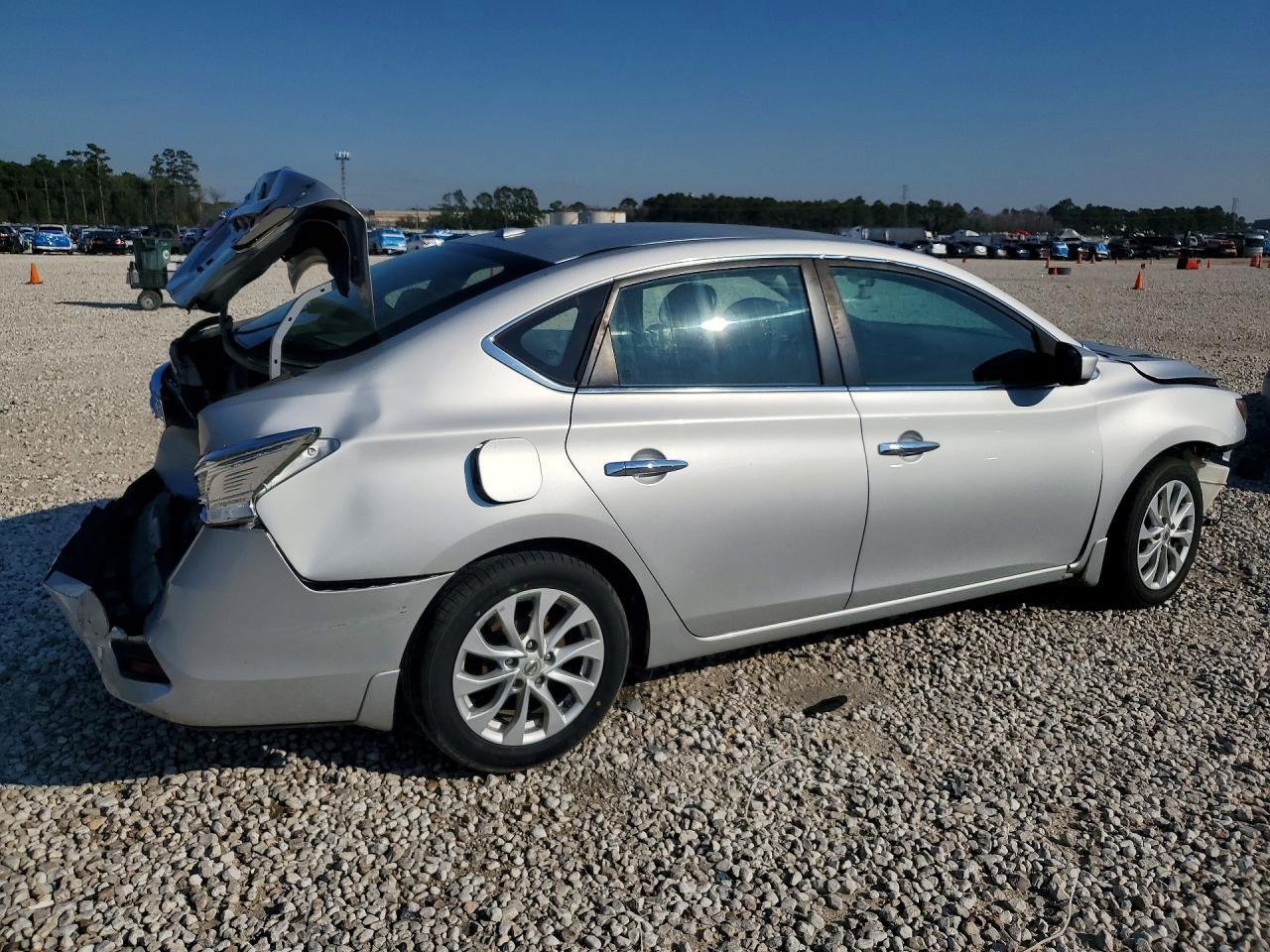 2018 Nissan Sentra Sv - Фото 3