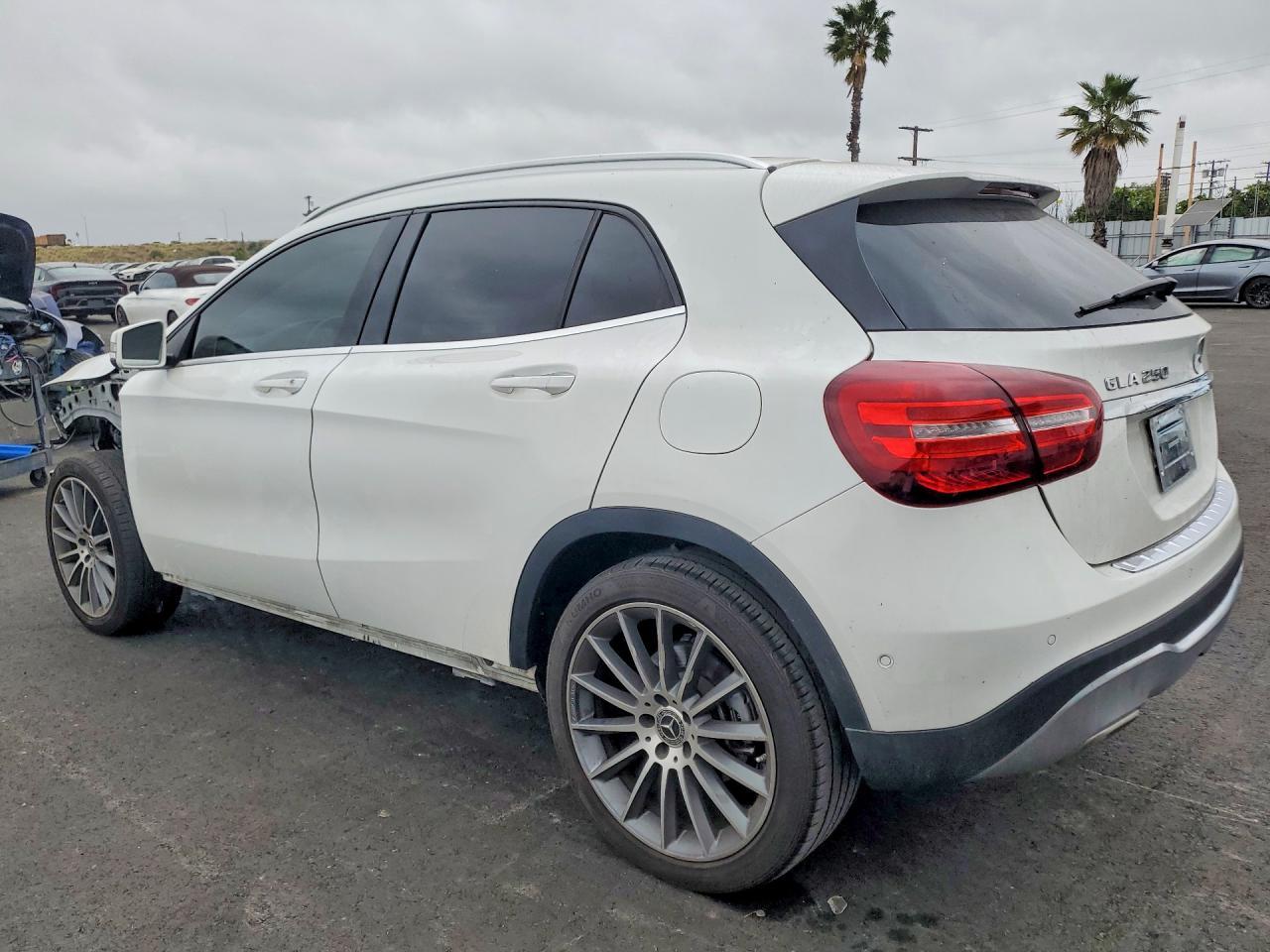 2018 Mercedes-Benz Gla 250 - Image 2
