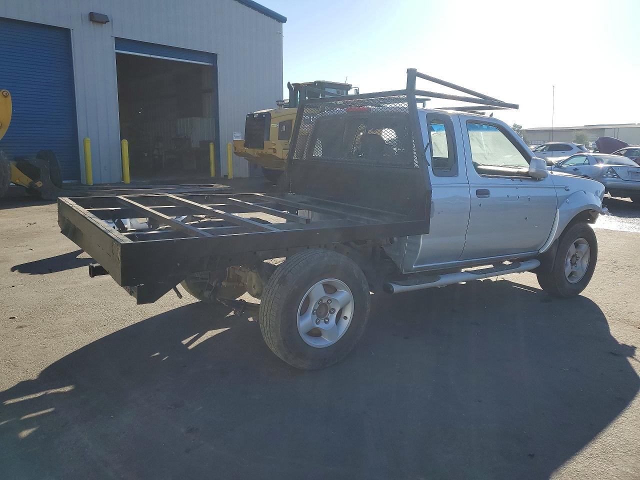 2001 Nissan Frontier Flatbed Truck - Фото 3