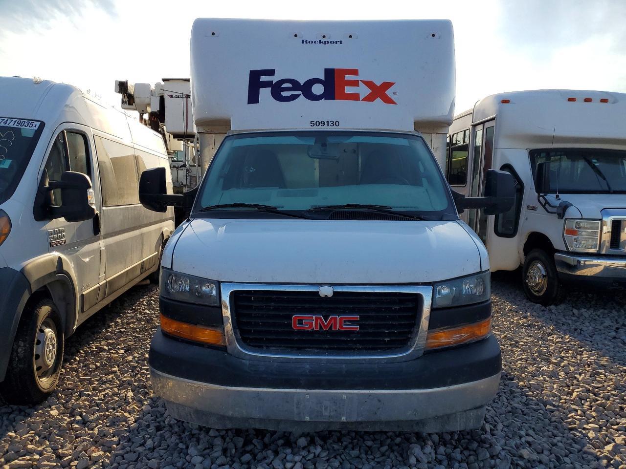 2023 GMC Savana Delivery Truck - Image 5