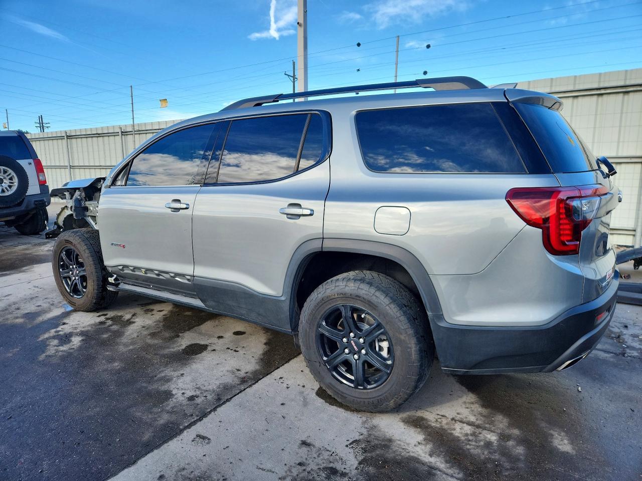 2023 GMC Acadia At4 - Фото 2