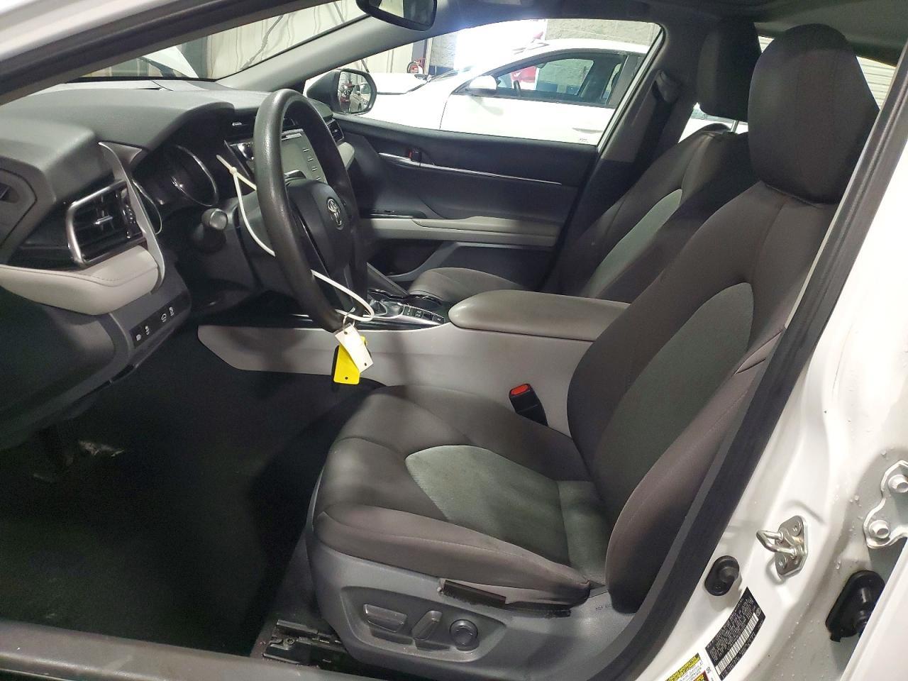 2019 Toyota Camry Hybrid Le - Фото 7
