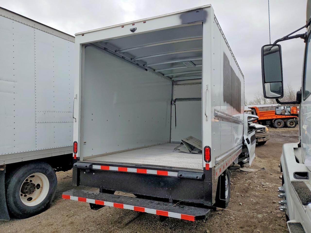 2025 GMC Savana Box Truck - Image 3