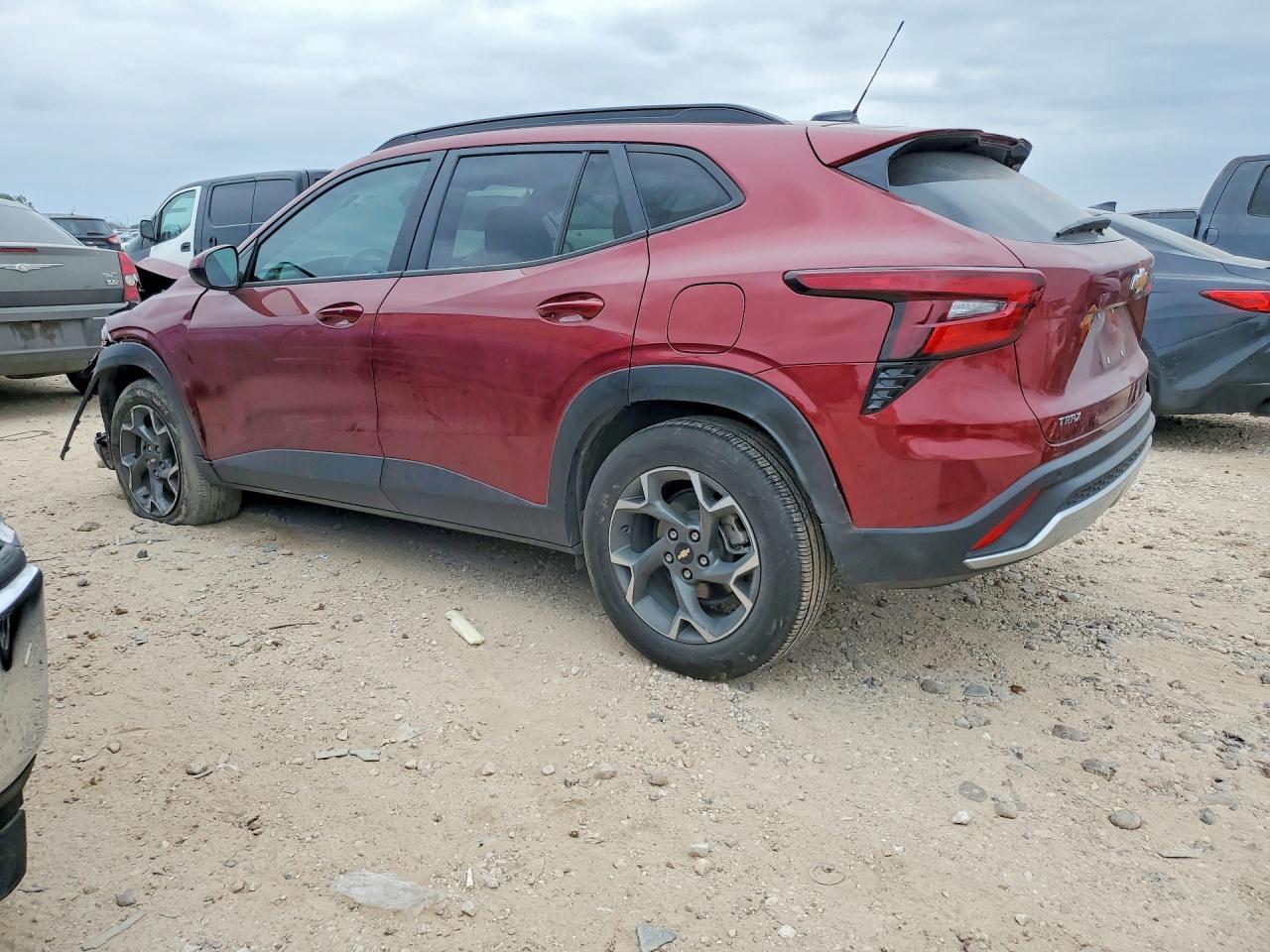 2025 Chevrolet Trax 1Lt - Image 2