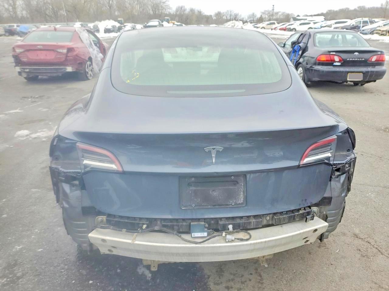 2020 Tesla Model 3 - Фото 6