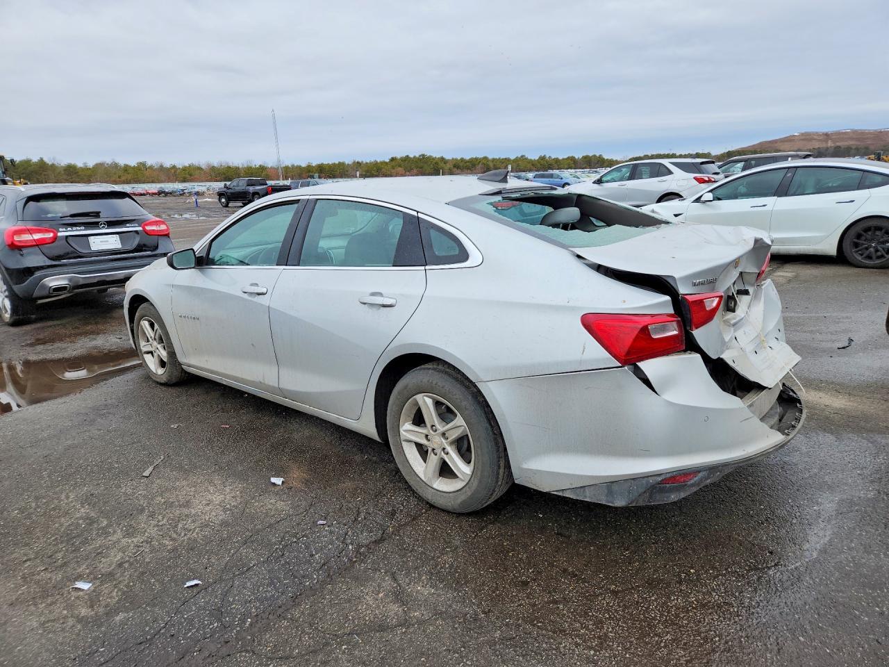 2020 Chevrolet Malibu Ls - Image 2