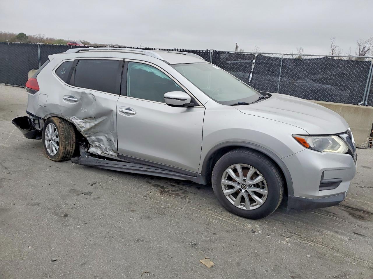 2018 Nissan Rogue Sv - Image 4
