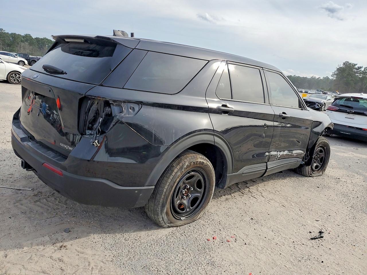 2023 Ford Explorer Police Interceptor - Image 3