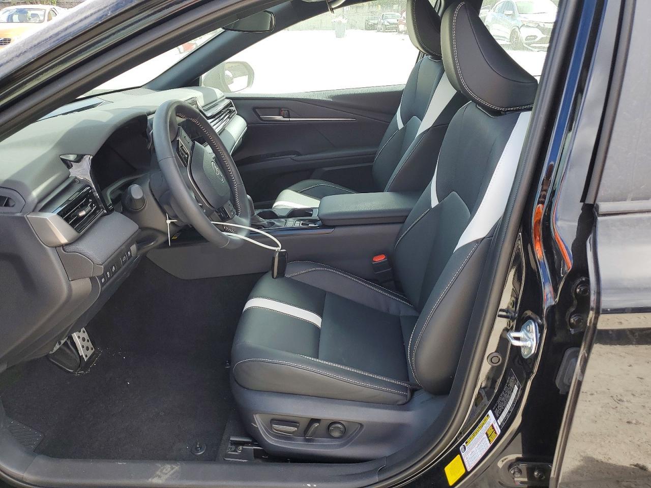 2026 Toyota Camry Se - Image 7
