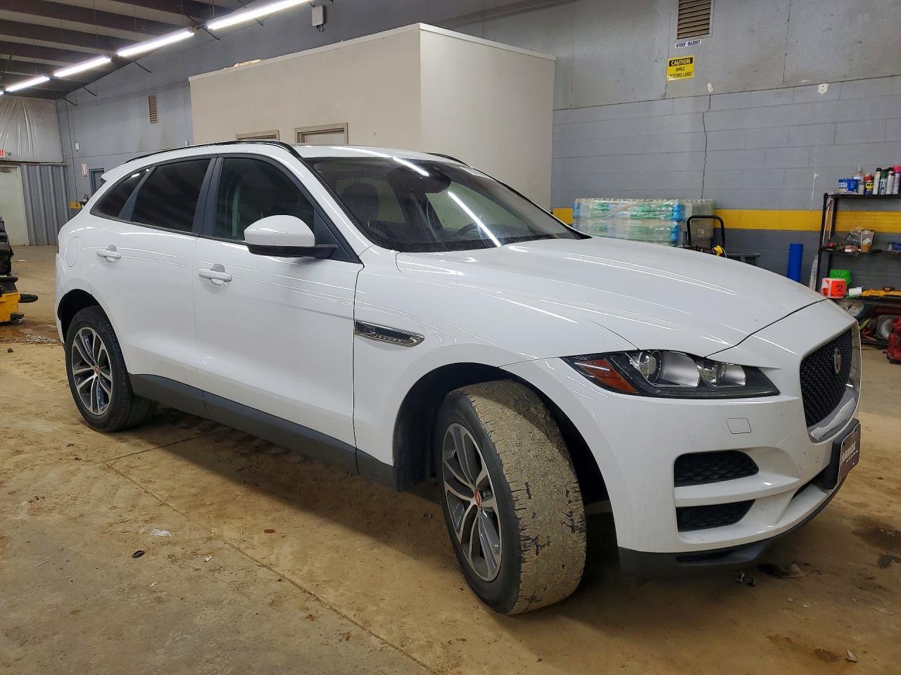 2018 Jaguar F-Pace Premium - Image 4