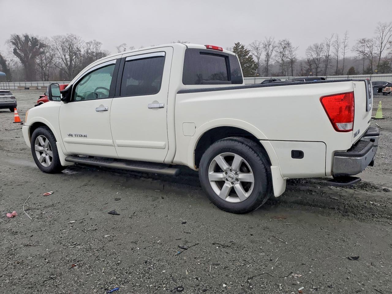 2010 Nissan Titan Se - Image 2