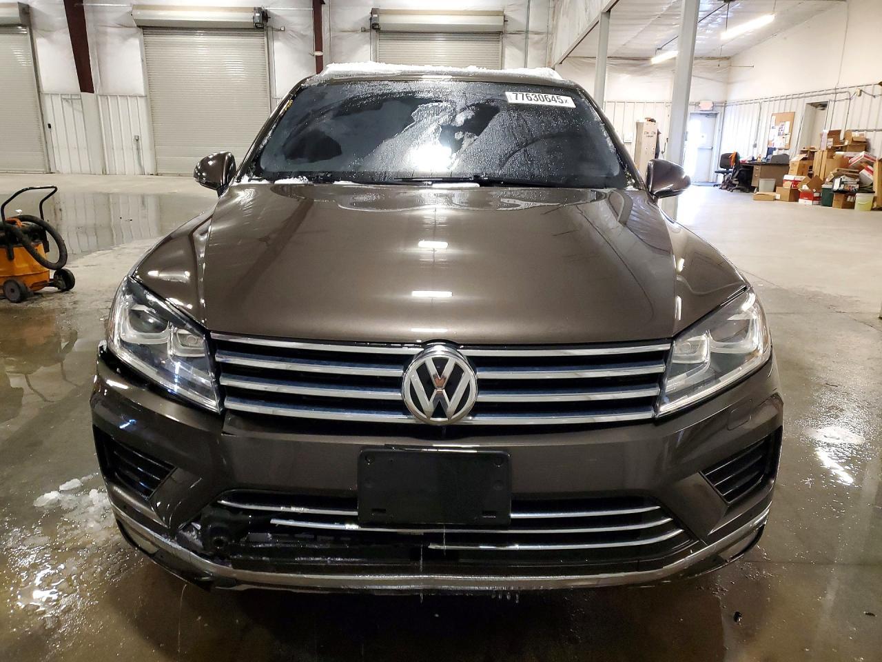 2015 Volkswagen Touareg V6 - Image 5