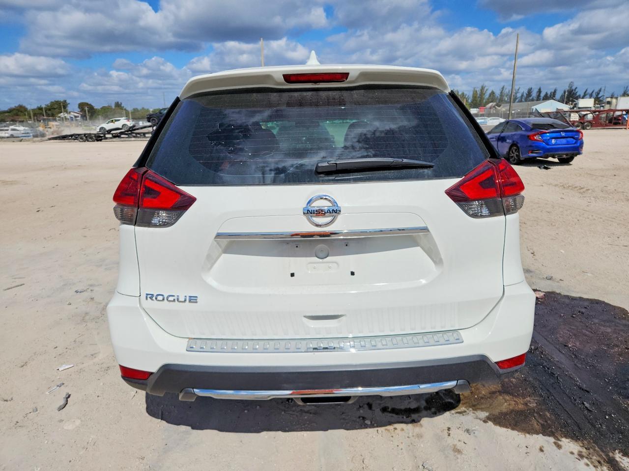 2017 Nissan Rogue S - Фото 6