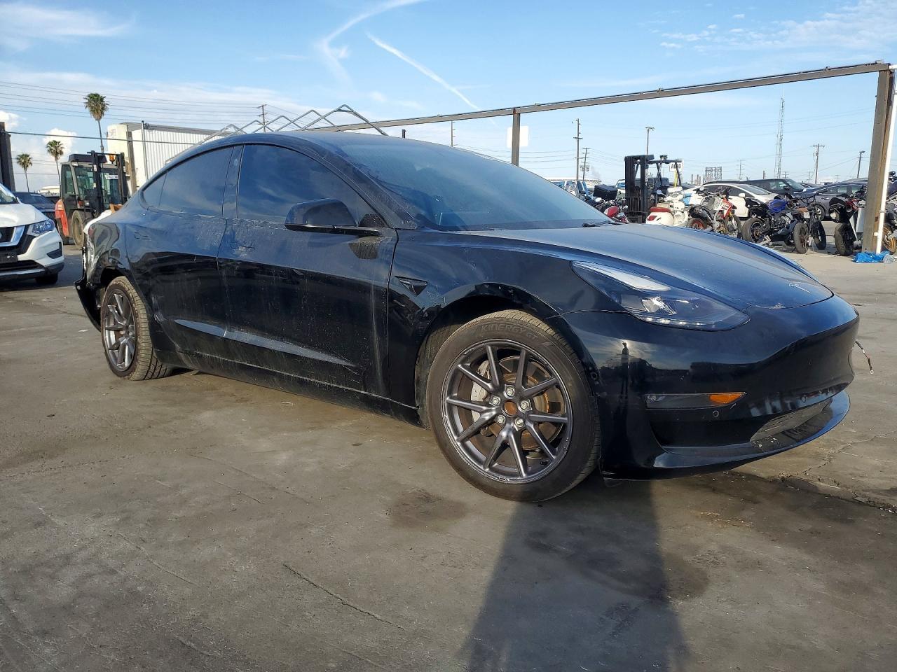 2022 Tesla Model 3 - Фото 4