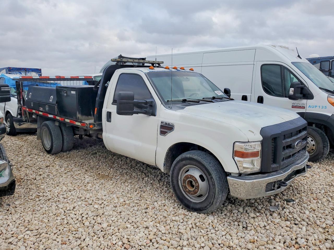 2010 Ford F350 Super Duty - Фото 4