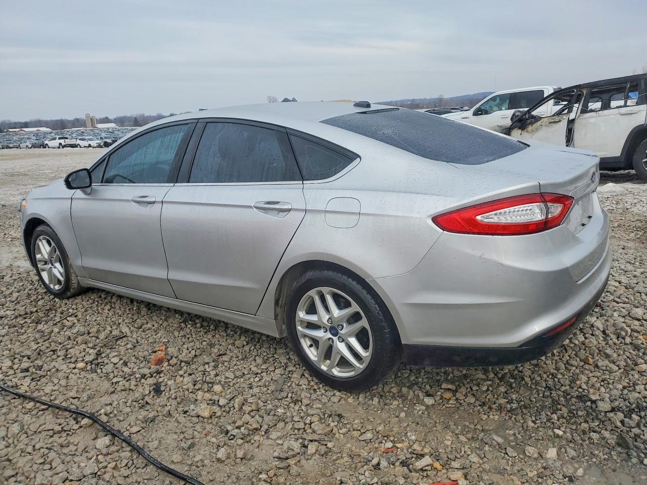 2016 Ford Fusion Se - Image 2