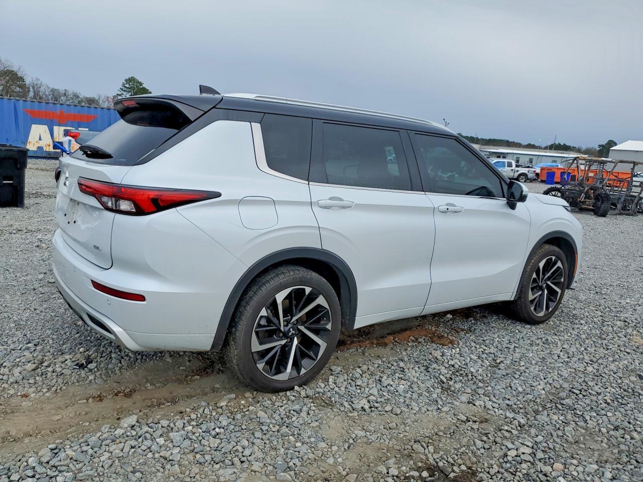 2023 Mitsubishi Outlander Sel - Фото 3