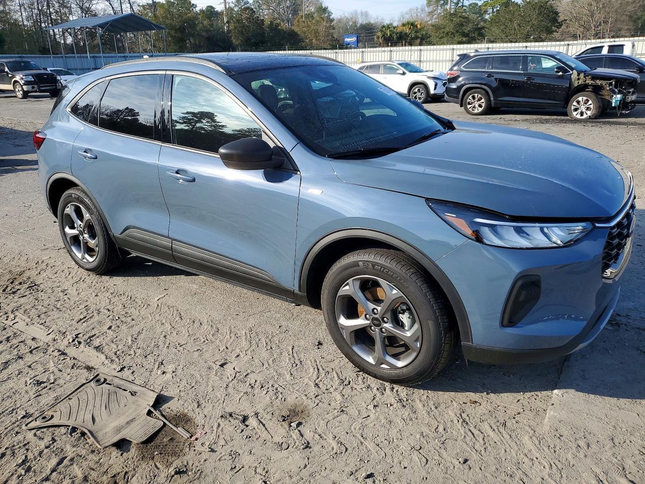 2025 Ford Escape St Line - Image 4