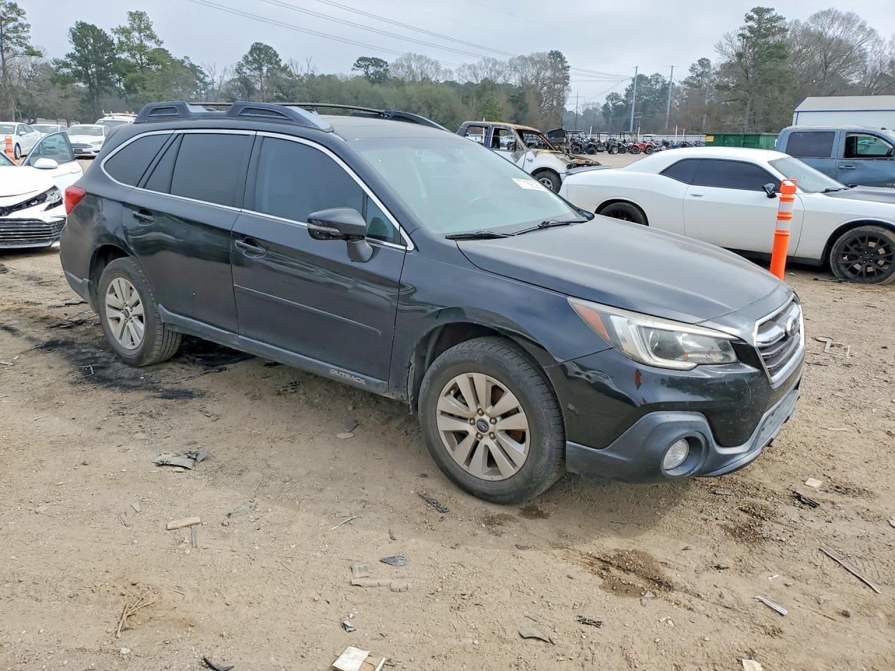 2018 Subaru Outback 2.5I Premium - Image 4