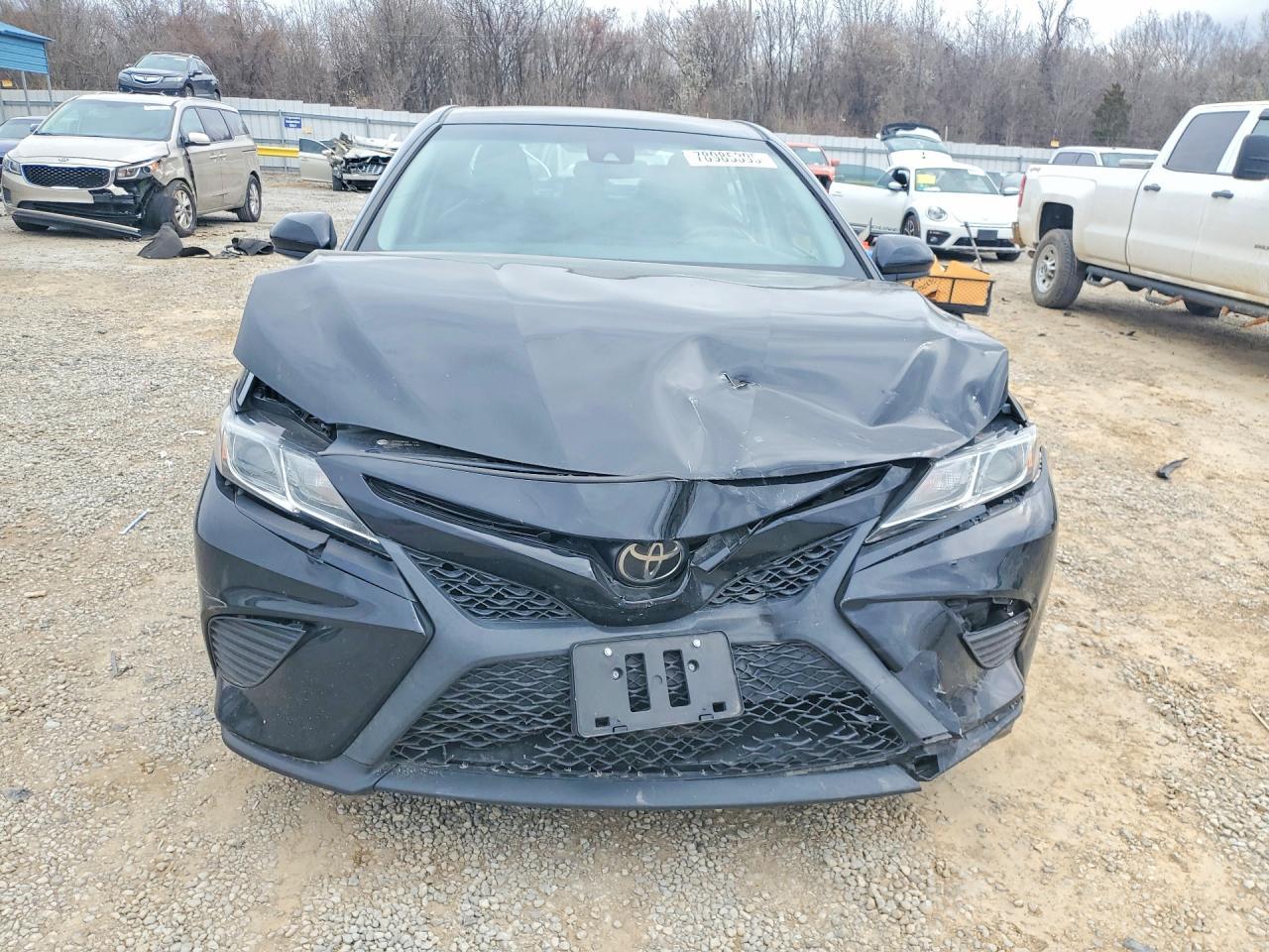 2019 Toyota Camry Se - Фото 5