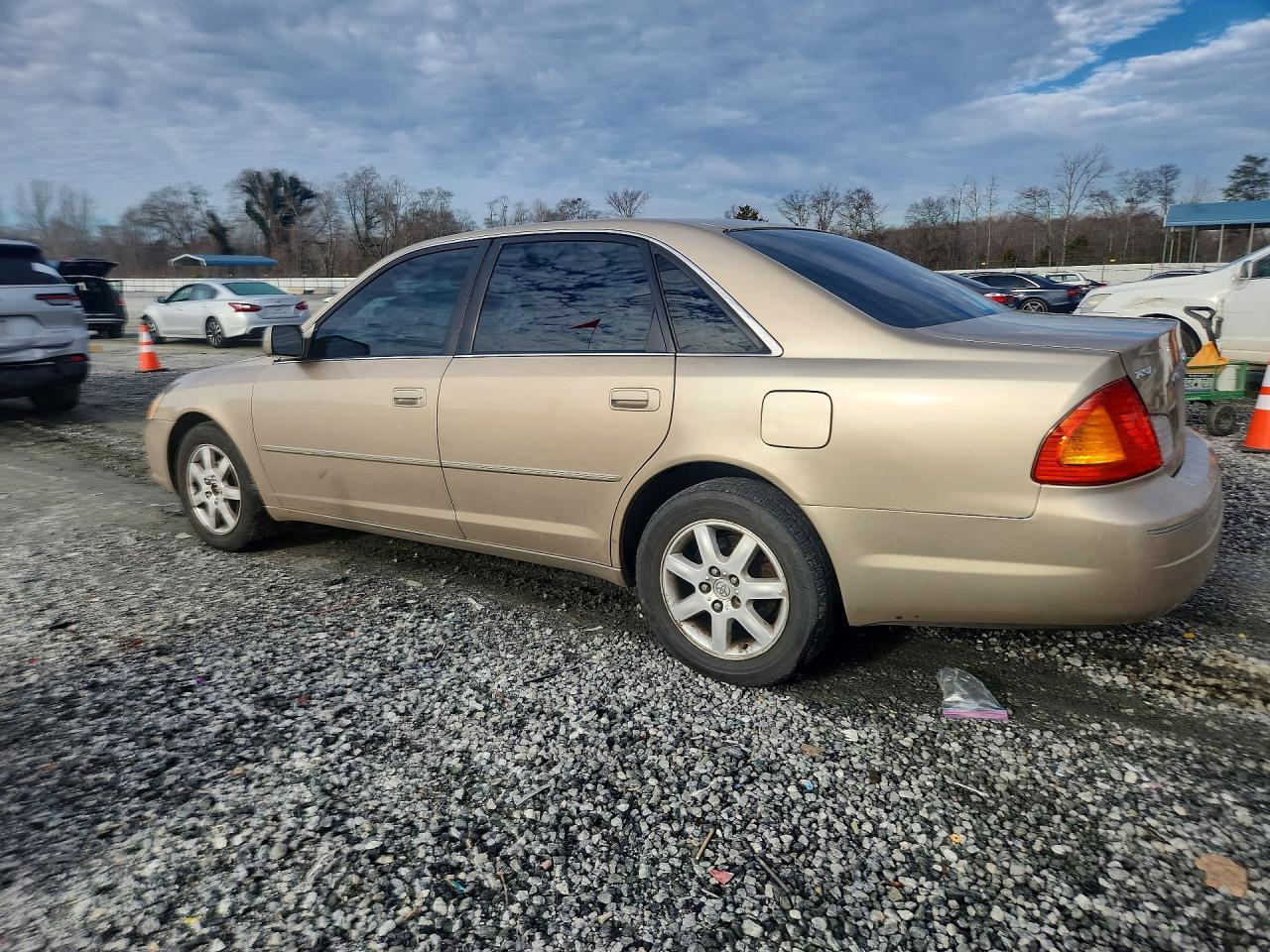 2002 Toyota Avalon Xl - Image 2