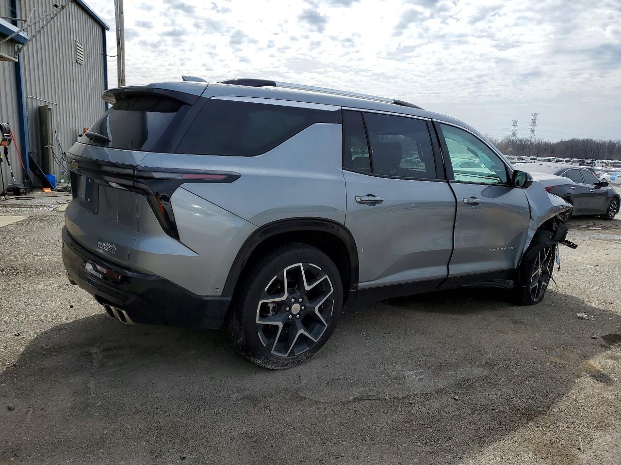 2025 Chevrolet Traverse High Country - Фото 3