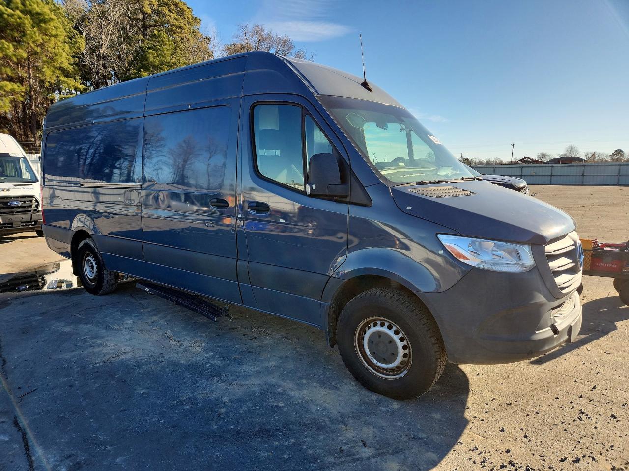 2019 Mercedes Benz Sprinter 2500 Delivery Van - Фото 4