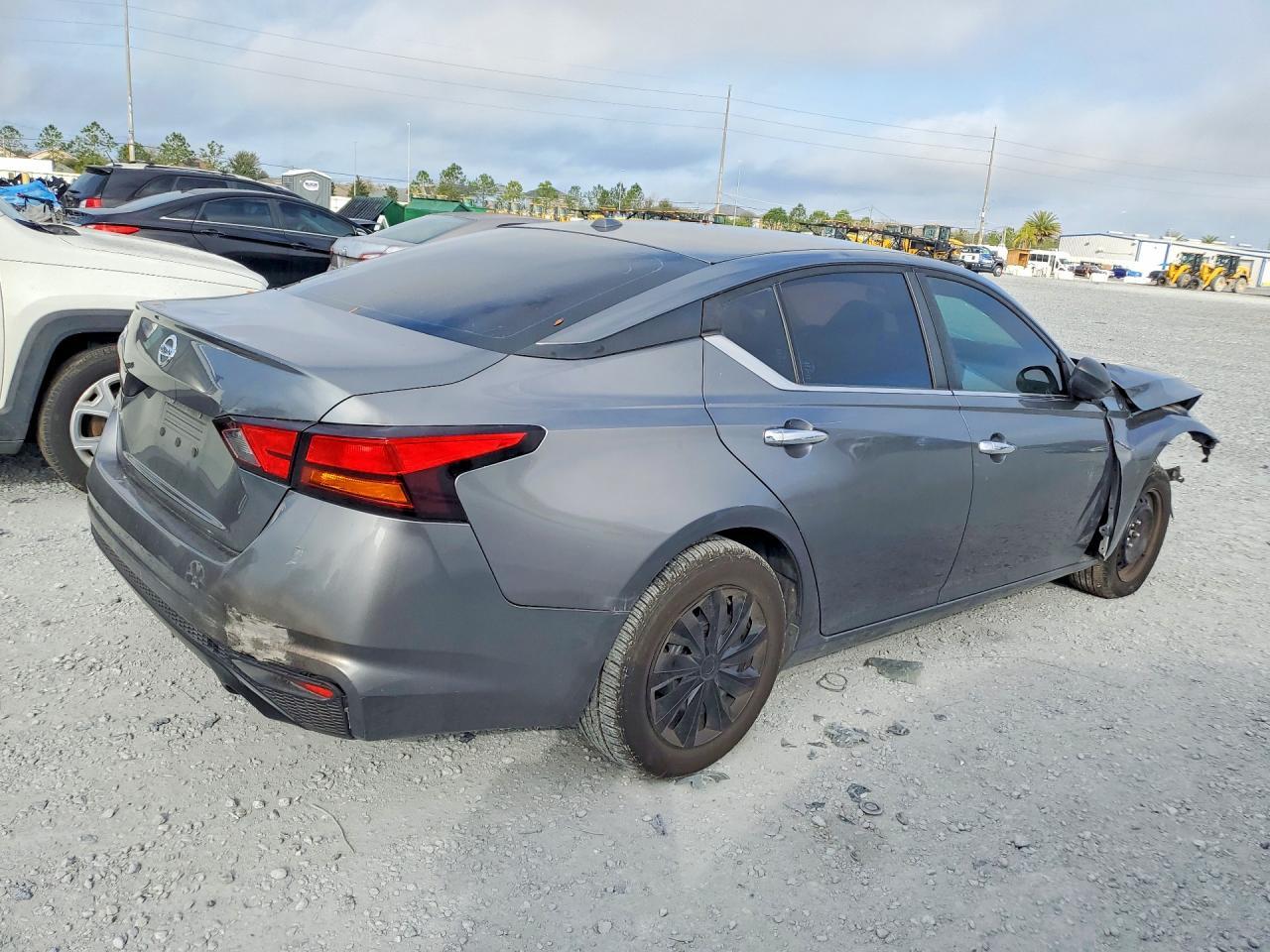 2020 Nissan Altima 2.5 S - Фото 3