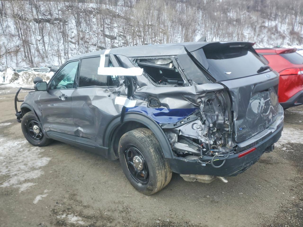 2023 Ford Explorer Police Interceptor - Image 2
