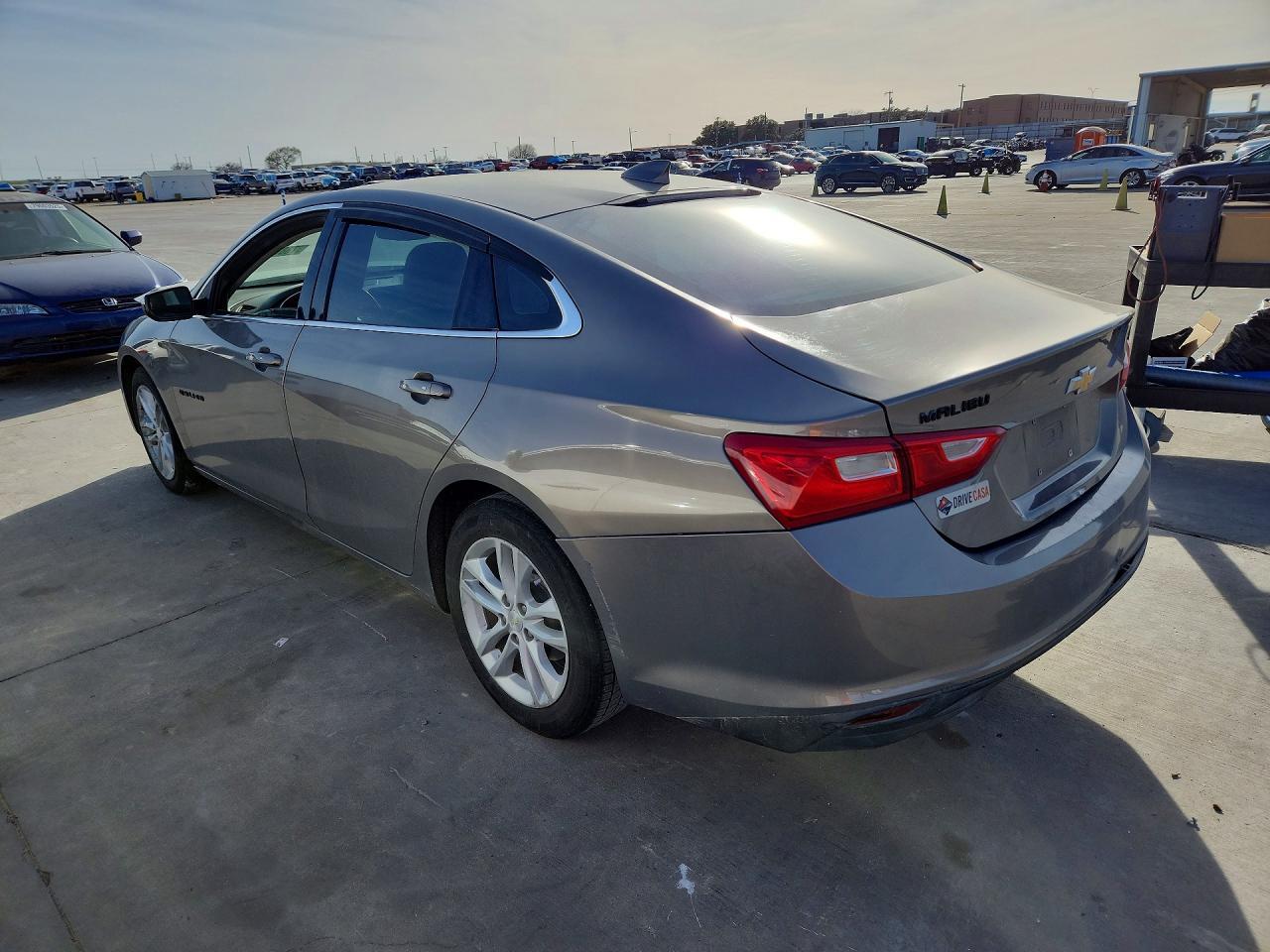 2017 Chevrolet Malibu Lt - Фото 2