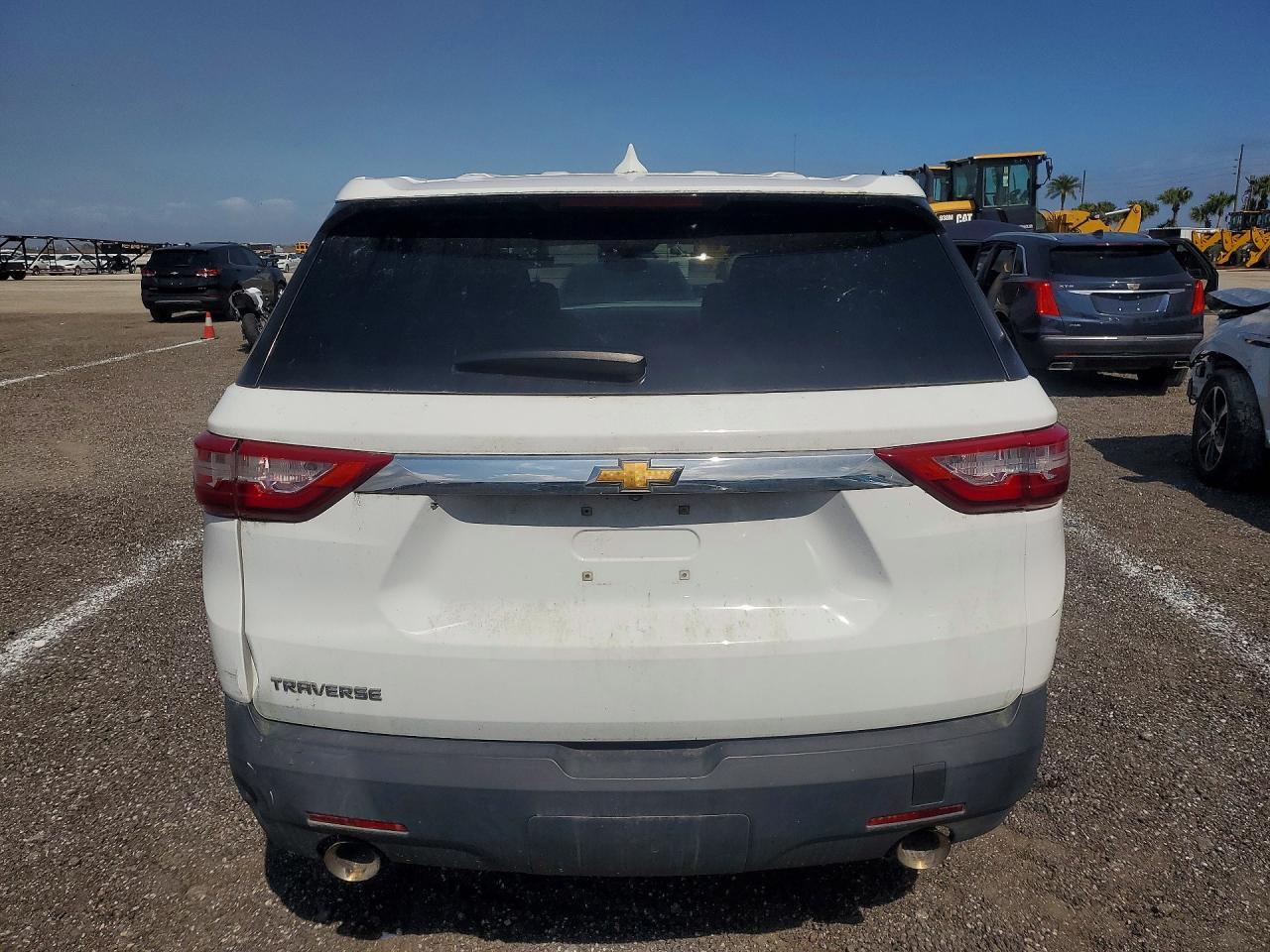 2018 Chevrolet Traverse Ls - Image 6
