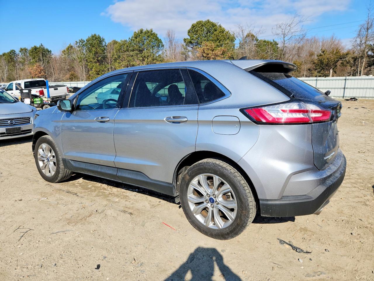 2022 Ford Edge Titanium - Image 2